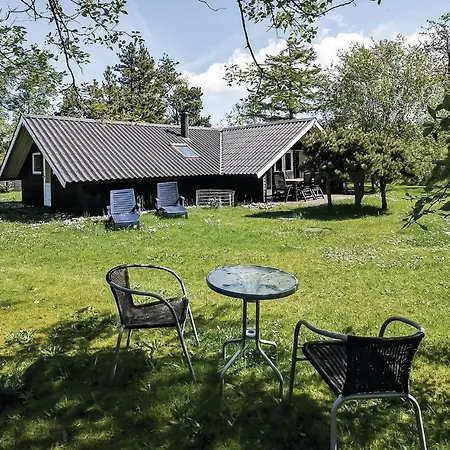 Three-bedroom Holiday In 펜션 *